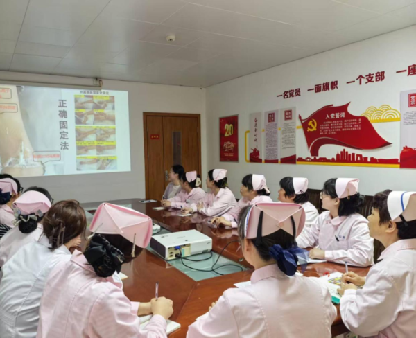 &ldquo;针&rdquo;心呵护 &ldquo;静&rdquo;益求精&nbsp;|&nbsp;兴化市第三人民医院召开2025年第一季度护理静疗小组培训会