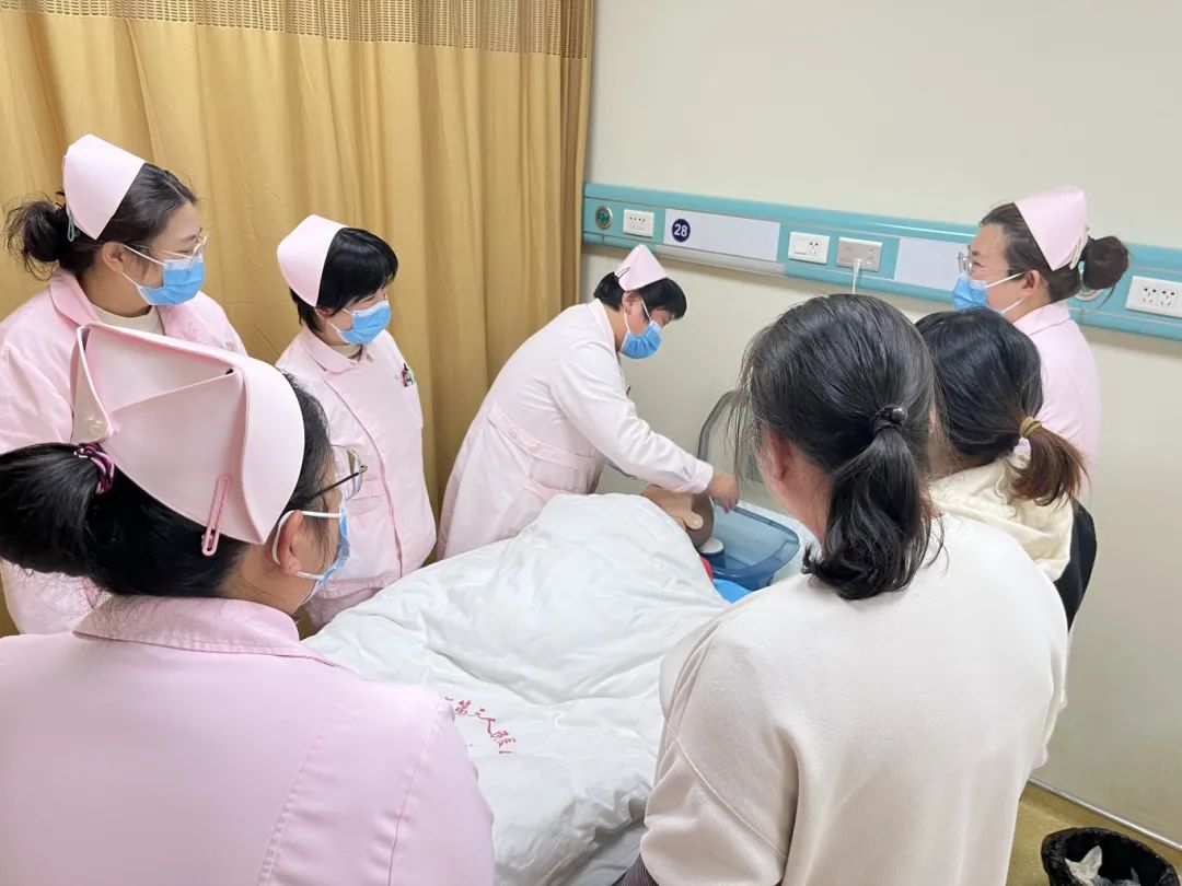 医养融合绘新景  银龄安养有“医”靠——兴化市第三人民医院高质量推进医养结合工作纪实