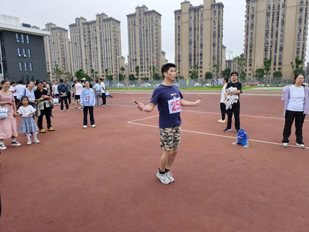 398c571bc0cd127f67fb69c7bbeed765.jpg