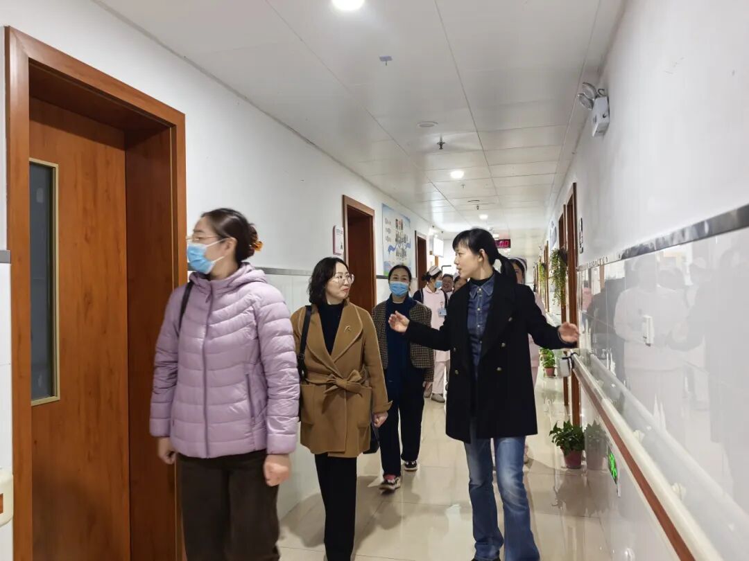 泰州市护理质控中心专科组莅临兴化市三院调研指导护理工作